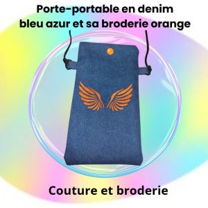 Etui pour téléphone portable en denim azur et sa broderie orange