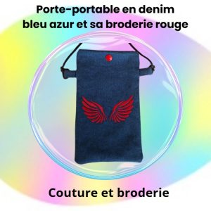 Etui pour téléphone portable en denim azur et sa broderie rouge